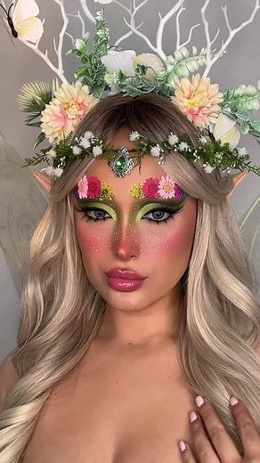 Elf/Fairy Makeup Tutorial🧝🏼‍♀️🧚 | not sure why the lighting is weird🤷🏻‍♀️🤷🏻‍♀️ #cottagecore #fairycore #elf #forestelf #elfmakeup #fairymakeup #cosplay #fairycostume #charactermakeup #makeuptransition #halloweenmakeup #sfx #tinkerbell #renaissancefair #nymph