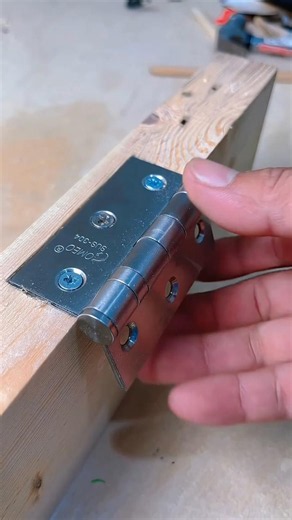The right way to Install door Hinges👍 #woodworking#wooddesigner#shortsfeed#woodscraft#woodwork#wood