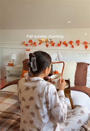 Cozy Fall Sunday Morning Routine: Pancakes & Gilmore Girls 🍁