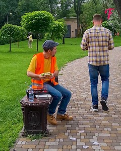 2M views · 10K reactions | Lost money experiment highlights difference in human behaviors | Fabiosa Life Stories | Facebook