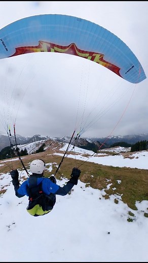 wet flight #uturnparagliders #paragliding #parakite #uturnrazorblade | Kurt Hänni