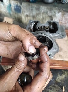 81K views · 2K reactions | Cara buka bearing noken as jupiter mx dan vixion #bengkelmotor #otomotip#tutorial | Belajar Mekanik Dari NOL | Facebook