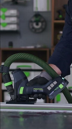 Festool cordless insulating-material saw ISC 240: cutting PIR insulation.