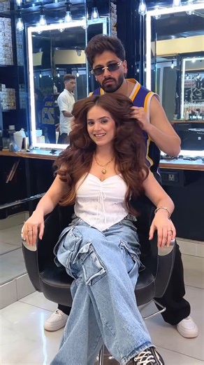 Simran on Instagram: "New hair, new me energy.. OBSESSEDDDD!!! Only trust the best with my hair @imranintou 💖 #reels #hairtransformation #auburn #simrandhanwani #explore #trending #explorepage #transition #salon #viralreels #instagramreels #reelsviral #fyp #instareels #reelstrend #contentcreator #videooftheday #viralvideo #newhair"