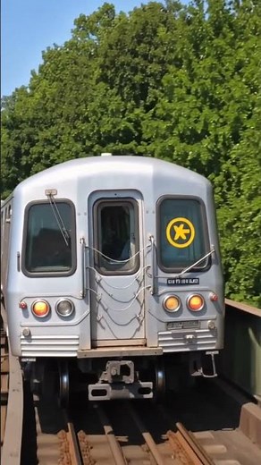 R46 Q Train Rolling Through Brighton Beach | Elevated NYC Subway Action in Brooklyn