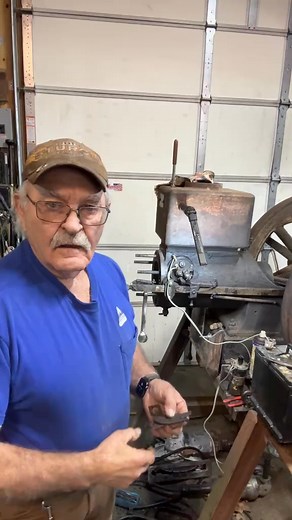 Test firing Galloway make & break engine without a head. #test #fire #spark #engine #make #break #ether #repair | Tractorman