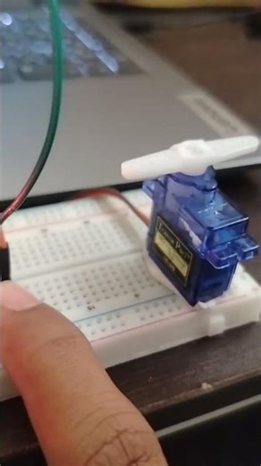 Control servo motor using button & Arduino UNO 😀👍 #arduino #arduinoproject #viral #trending #shorts
