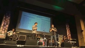 3.6K views · 369 reactions | Jared moving the table so they can sit closer. Awwww. #jaredpadalecki龜 #jensenackles #Repost @littlebeelife Jensen being like "why tf is there a table in the middle??" while Jared takes it away so they can move their chairs closer +Jensen moving the fan on Jared's direction 殺 https://t.co/m806TjR5GM | Lynne Cordner | Facebook