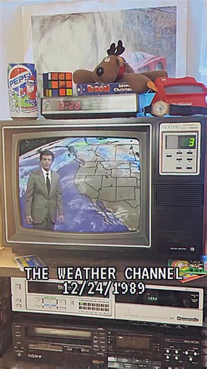 Rerun the 80s on Instagram: "I’ll never forget my one and only white Christmas here in South Carolina. On December 23, 1989 it began snowing and snowing and snowing until we got nearly a foot and a half of snow ❄️☃️ That was the first white Christmas in over 100 years for our area, and it was absolutely magical. By far, one of my favorite Christmases ever. The photo at the end is of my family from this white Christmas in South Carolina in 1989 ❄️📸🎄"
