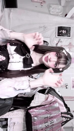 i tried wearing blue contacts for the first time in a while :3 the effect seems cat-like 🤍 #地雷 #量産型 #jfashion #地雷系 #jiraikei