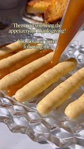 Thanksgiving apps! Full recipes either on my website or my feed ❤️. Make sure to be following along so you never miss a recipe. Recipes: * Whipped brie butter & salted honey. * Garlic & shallot crunch butter. * Gruyere phyllo bites * Dirty martini dip * Fried caprice des dieux * Whipped brie & spicy jam * Cured yolks on crispy rice * Feta phyllo bites * Brie stuffed brie * Caviar martini dip * Fig tartine * French onion dip * Spicy confit yolks * Radish butter * Brie puff pastry rosettes * Japan