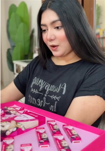 Max Beu Silk Finish Lipstick Review and Swatch