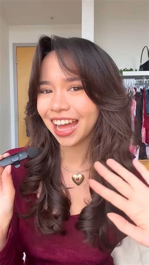 Adobe Creative Cloud on Instagram: "Watch @izana.art speed up her workflow using #AdobeInDesign's NEW Flex Layout feature!⚡️ Find out more about InDesign's latest release with the link in our bio."