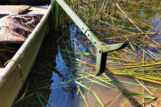 Duck foot push pole with telescopic handle