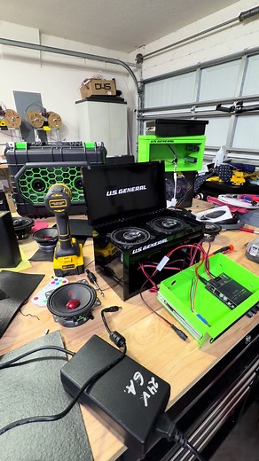 This little Mini US General Toolbox BoomBox SLAPS way harder than it should 🔊🧰🔥 Custom-built, ultra-compact, and stupid loud for its size. Perfect garage speaker, workbench flex, or daily carry shop rig. Built Not Bought… because that’s how we do it. 💪🔧 Drop a 🔥 in the comments if you want a full build breakdown or STL ideas 👇 #ToolboxBoomBox #USGeneralBoomBox #MiniToolboxSpeaker #DIYBoomBoxBuild #ToolboxBluetooth
