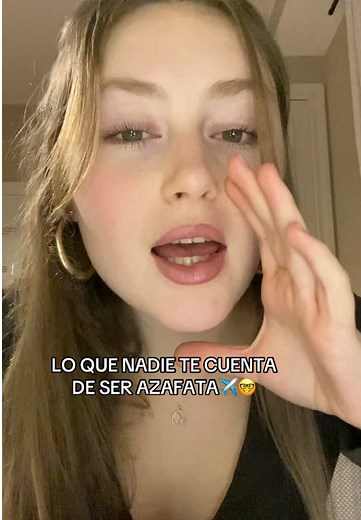 Ventajas y Desventajas de Ser Azafata de Vuelo