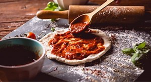 How To Keep Pizza From Sticking To Pan - Easy Kitchen Guide