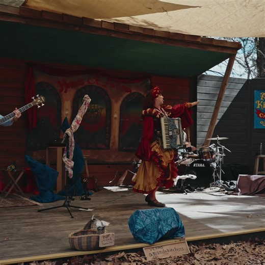 Sherwood Forest Faire near Austin is an archer’s paradise. The Forest is home to state champions, national champions, and world title holders who bring unmatched skill and energy to every shot. Weekends February 28th through April 19th & Friday, March 20th the faire hosts thrilling tournaments where legends are made and rising talent steps into the spotlight. Spectators can watch these masters at work and qualified archers can even take part in the competition themselves. *Link in Bio*