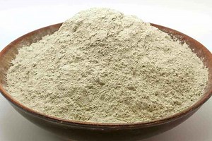 Bentonite Clay for Hair: Mask, Benefits, Before and After Pics for Natural & 4C Hair | Hairsentry