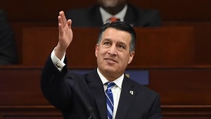 Sandoval talks marijuana, Yucca Mountain with top Trump officials