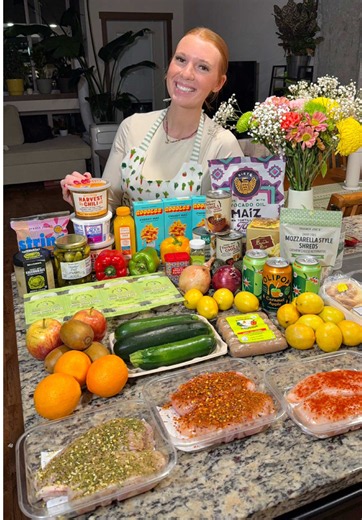Meals🧀🥩🧅🫑🫐🥑🥔 Breakfast: * English muffin with egg * Egg bites Lunch: * Chili lentil soup with tortilla chips * Mac n cheese with chicken Dinner * Chicken sausage rice and stir fry with side sweet potato fries * Butter garlic chicken with veggies #mealprep #mealprepideas #groceryshopping #healthyfood #healthy #cooking #dinnerideas