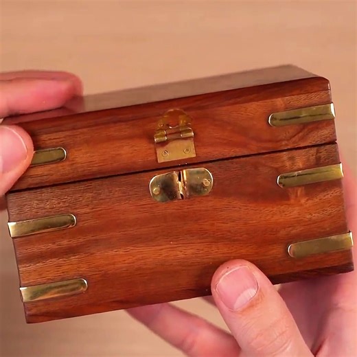 ¿Cómo abrir el candado con la llave correcta?