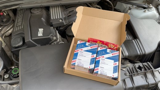 大学生穷玩车！自己动手换氧传感器