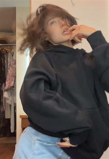 How many hair flips did I do lol .