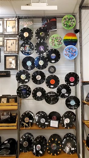 Looking for the perfect gift for that music lover or musician in your life? Why not get them one of these super awesome record clocks! #handmadegifts #musiclover #vinylrecords #clocks #shopsmallbusiness