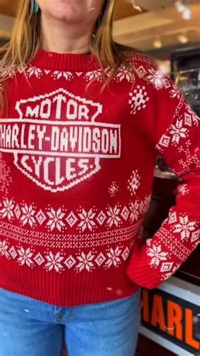 🎁 Need holiday gift ideas? We’ve got you covered. From holiday sweaters, travel bags, mugs, ornaments— seriously, anything for any type of rider or person in your life. Stocking stuffers or something big to make this Christmas unforgettable (motorcycle optional 😉). 👉 Stop by Seacoast Harley-Davidson and find the perfect gift, 17 Lafayette Rd. North Hampton, NH #seacoastharley #livefreeandride #harleydavidson #holidayshoppingtime #seacoastnh | Seacoast Harley-Davidson