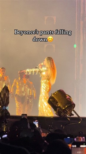 Beyoncé Brilliance: When Pants Fell at the Concert