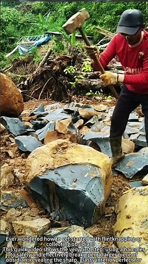 Knocking on volcanic glass‘s door! 🔨🪨