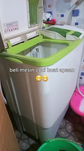 Exploring a Front-Loading Washing Machine in Action