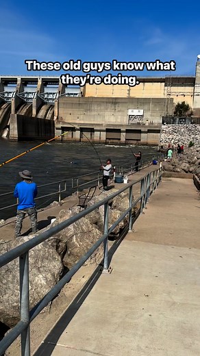 490K views · 2K reactions | That’s a long rod! #fishing #fulltimefisherman #stripedbass #oklahoma | Full Time Fisherman | Facebook