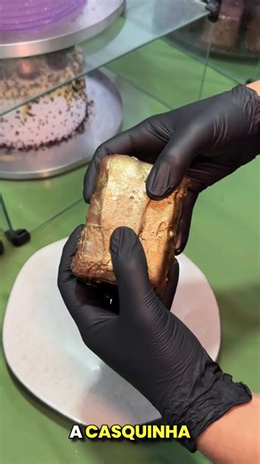 O Brick Cake parece só mais um doce bonito que você vê no Instagram… mas não é. Por trás dessa tendência tá rolando uma movimentação real — gente comum, sem estrutura, vendendo tudo só com um post. Enquanto a maioria tá só curtindo os vídeos, tem quem já entendeu o jogo: esse doce vende porque é diferente, chama atenção, e ninguém aqui sabe fazer direito ainda. O guia mostra o passo a passo da receita original, direto da Coreia, e ensina como transformar o viral em dinheiro real — simples, rápid
