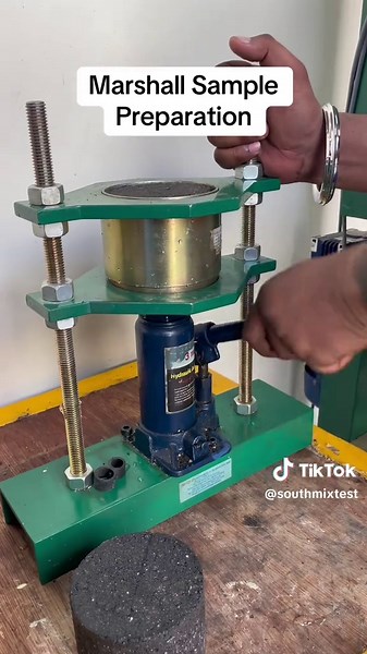 Marshall Sample Preparation for Asphalt Testing