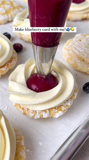 Calling all dessert lovers: this blueberry curd belongs in your kitchen lineup. Cookies, cakes, you name it. 🫐 🎥: @bakedrizzledust
