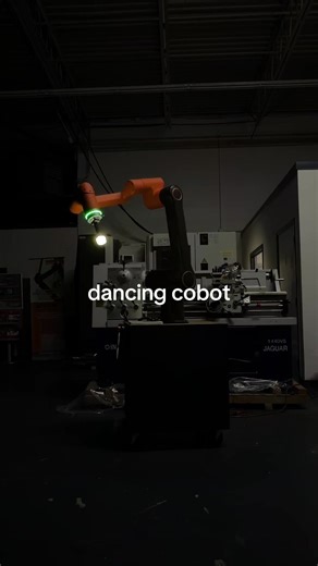 Dancing cobot 🕺🏻🪩🦾🤖 #automation #manufacturing #cobot #robot #robotics