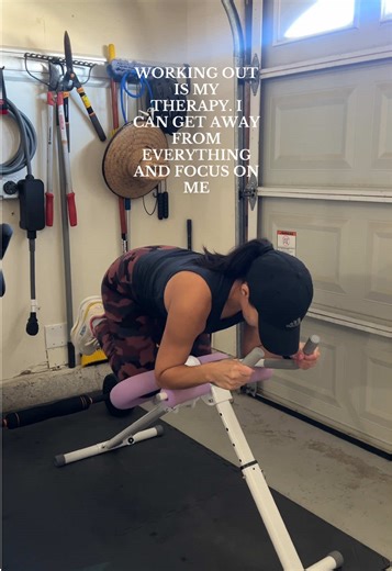 The one hour that I always make sure to prioritize 🙌 #workout #motivition #fitmom #freetherapy #focusonme