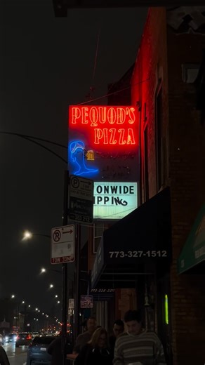 Patrick Manes on Instagram: "My Friday night as a 25 y/o getting Pequods with some friends 🍕 #dayinmylife #vlog #fridaynights #deepdishpizza #postgrad #worklifebalance #lifestyle @pequodspizza"