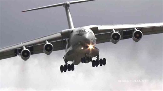 Watch an IL-76 Ilyushin roar just feet above on final approach