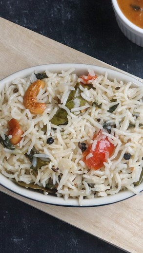 Vidya Srinivasan on Instagram: "Thengai paal Sadam | Coconut milk rice If jeera rice is a perfect combo for north Indian gravy varieties, Thengai paal Sadam is the best accompaniment for spicy south Indian curry. Who else agrees with me🙋‍♀️ Subtle rice is perfect for the kids’ school lunchbox. Ingredients To soak 1 cup Basmati Rice Enough water Coconut milk rice 1 tablespoon Ghee 1/2 tablespoon oil 8 cashews 2 Clove Small piece of cinnamon 2 Cardamom Small piece of bay leaf 1/2 teaspoon fennel 