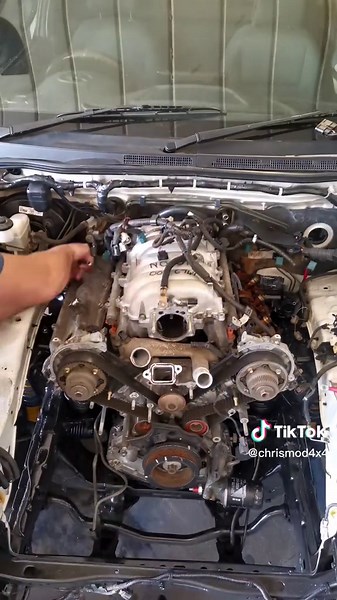 3UZ-FE V8 engine fitted and busy prepping the motor for major and minor service. Also cosmetic work on the engine for a new look.. Shes gonna look nice. Cant wait... #d4d #lexus #3uz #toyota #lexusv8power #v8