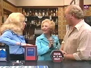 Coronation Street - 19th September 1977. Annie tells Bet and Fred that Betty has agreed to return to the Rovers as senior barmaid. #DorisSpeed #AnnieWalker #BettyDriver #BettyTurpin #JulieGoodyear #BetLynch #FredFeast #FredGee #BarbaraKnox #RitaFairclough #GeoffreyHughes #EddieYeats #CoronationStreet #ClassicCoronationStreet #ClassicCorrie #Classic #Corrie | Doris Speed Fans