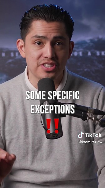 21 Tips for Slip, Trip & Falls👇🏼 Tip # 16 ➡️ A work injury may be a workers comp claim, personal injury case, or both💡 Generally speaking, California law requires all employers to carry workers compensation insurance coverage aka “work comp.” Work comp helps injured employees cover the costs of medical bills and some lost wages, so it is helpful. The downside however is that there is usually a limit to what other benefits can be recovered. A personal injury claim on the other hand would allow