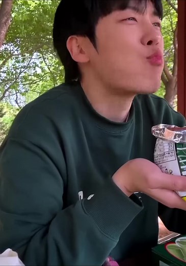 Pink vs Green Mukbang Asmr !! #asmr #asmreating #asmrmukbang #mukbang #sio #sioasmr #siomukbang