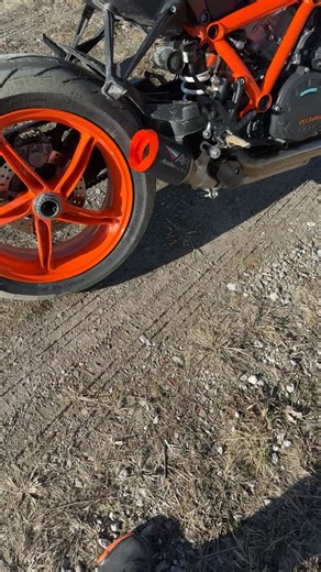 Exploring the Super Duke 1290 R: Performance and Sound