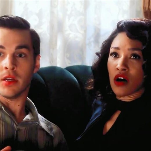 Alright you caught us! #theflash #barryallen #supergirl #shorts