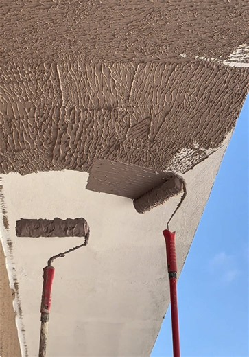 Textura lisa para paredes externas: proteger e pintar com cor café