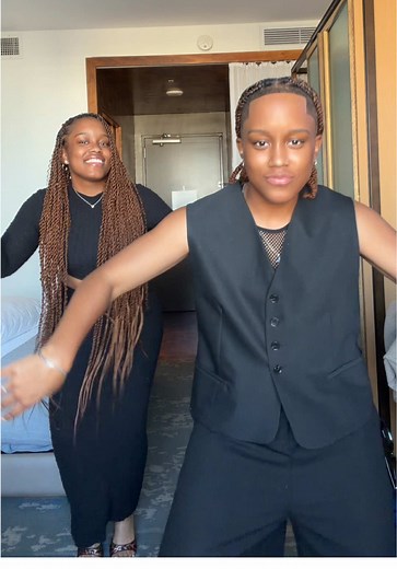 Red Carpet Ready with the Splash Twins 🖤